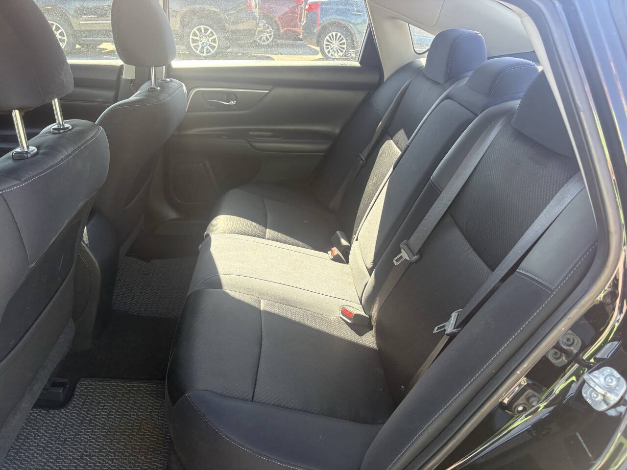 Used 2017 Nissan Altima 2.5 SR FWD image 13