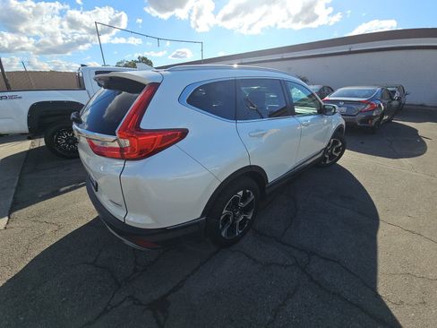 Used 2018 Honda CR-V Touring image 4