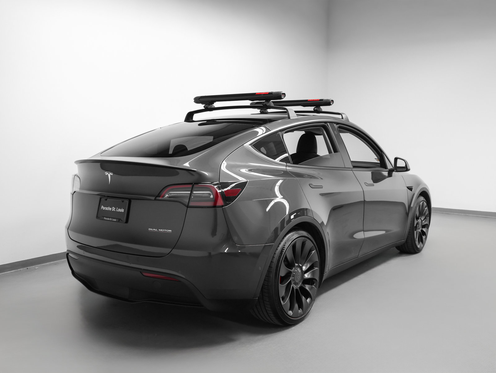 Used 2022 Tesla Model Y Performance AWD/4WD image 12