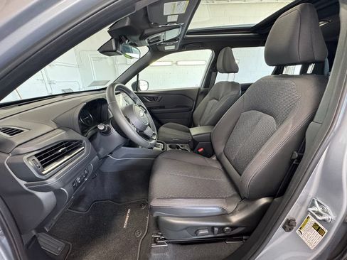 Used 2025 Subaru Forester Premium AWD/4WD image 12