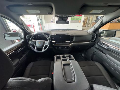 Used 2024 Chevrolet Silverado 1500 LT image 14