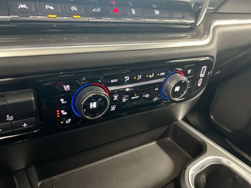 Used 2025 Chevrolet Silverado 1500 High Country w/ Technology Package image 17