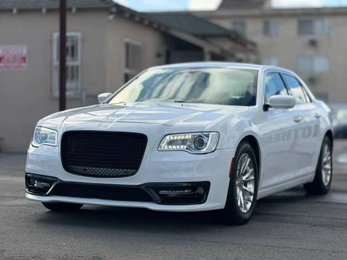 Used 2016 Chrysler 300 Limited image 5