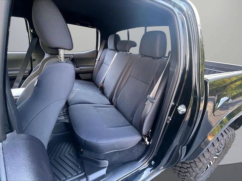 Used 2020 Toyota Tacoma TRD Sport AWD/4WD image 22