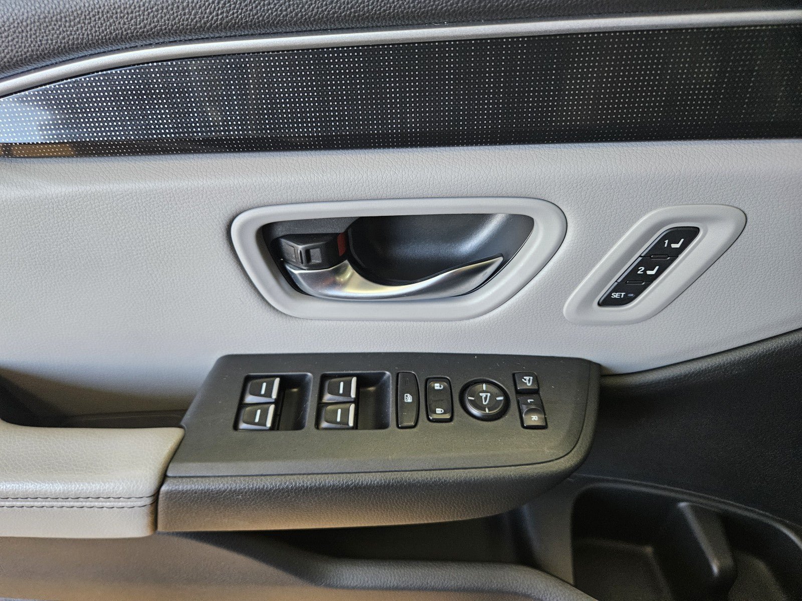 Used 2024 Honda Pilot Elite image 32