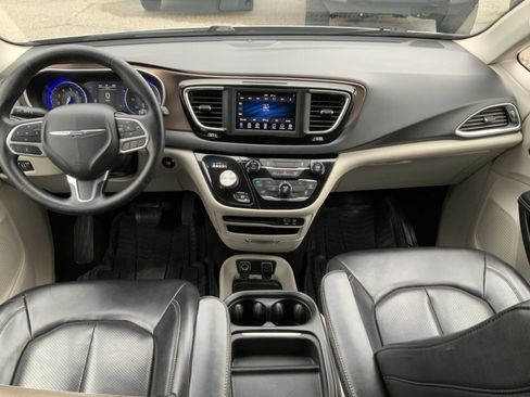 Used 2020 Chrysler Voyager Lxi image 47
