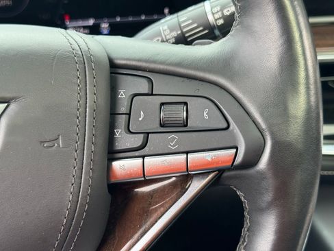 Certified 2021 Cadillac Escalade Premium Luxury Platinum image 33