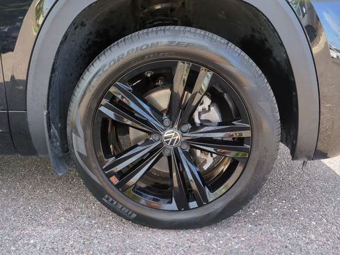 Used 2023 Volkswagen Atlas Cross Sport SEL R-Line AWD/4WD image 11