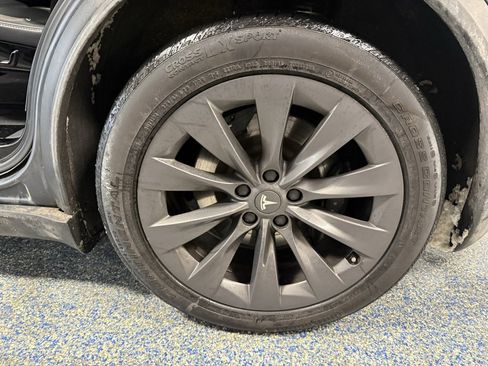 Used 2016 Tesla Model X 90D image 33