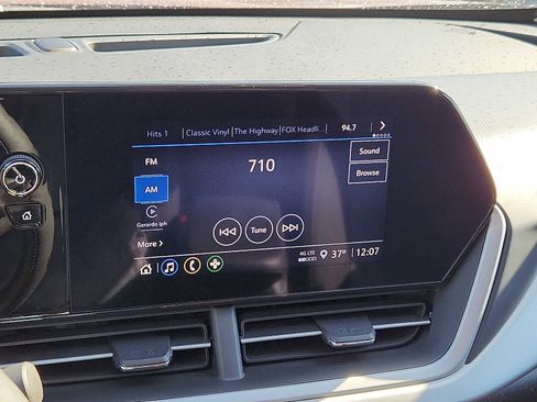 Used 2024 Chevrolet Trax LS w/ LS Convenience Package image 16