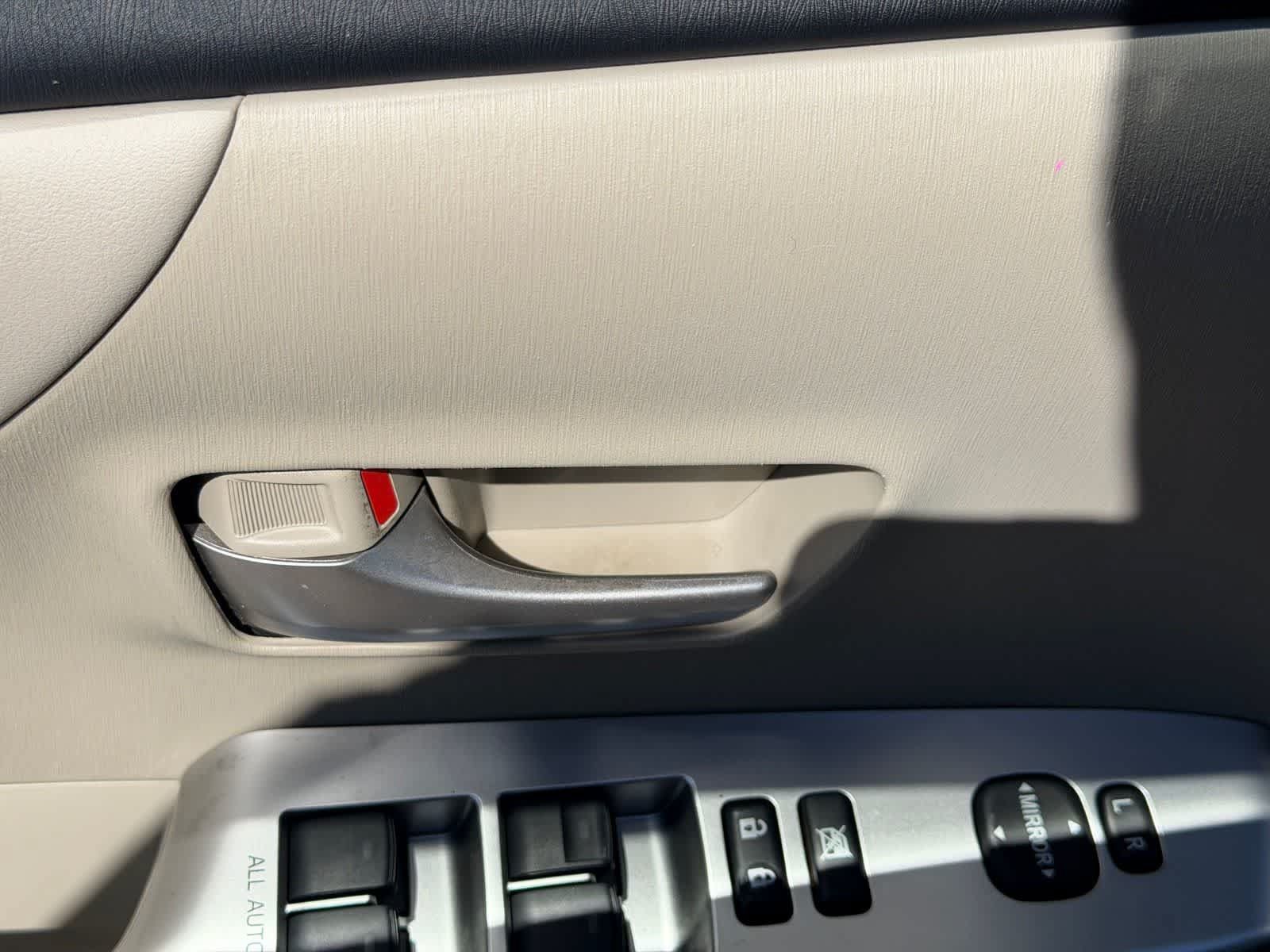 Used 2014 Toyota Prius V Five FWD image 19