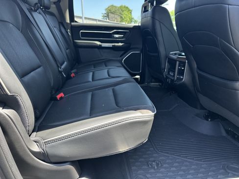 Used 2022 RAM 1500 Laramie AWD/4WD image 19