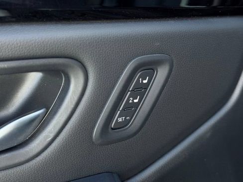 Used 2025 Honda Pilot EX-L image 14