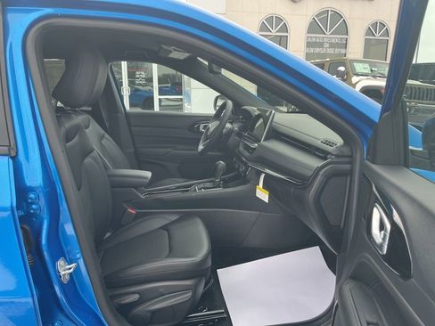 New 2025 Jeep Compass Latitude w/ Convenience Group AWD/4WD image 16