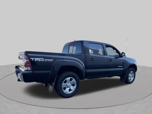 Used 2015 Toyota Tacoma 4x4 Double Cab w/ TRD Sport Package image 5