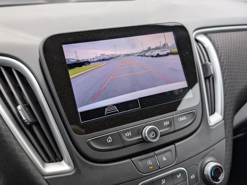 Used 2024 Chevrolet Malibu LT FWD image 16