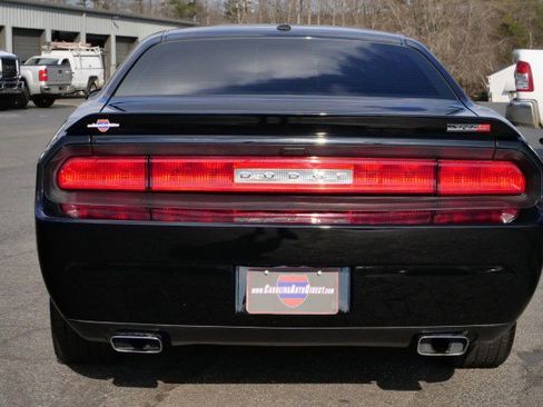 Used 2012 Dodge Challenger SRT8 w/ Premium Sound Group image 19