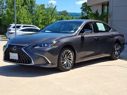 Certified 2025 Lexus ES 300h w/ Luxury Package