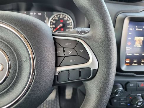 Used 2023 Jeep Renegade Latitude AWD/4WD image 23