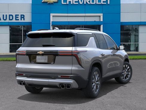 New 2026 Chevrolet Traverse LT w/ Sun and Wheel Package AWD/4WD image 4