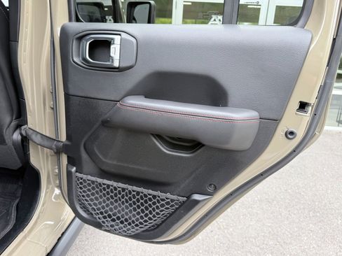 Used 2020 Jeep Gladiator Rubicon AWD/4WD image 32