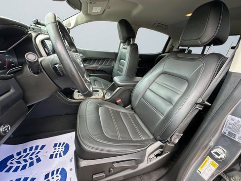 Used 2022 GMC Canyon Denali RWD image 9