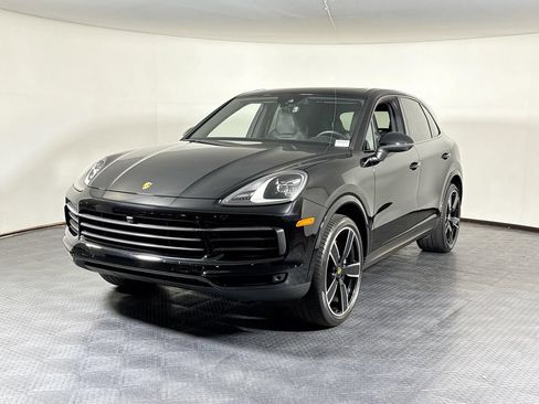 Certified 2023 Porsche Cayenne Platinum Edition AWD/4WD image 1