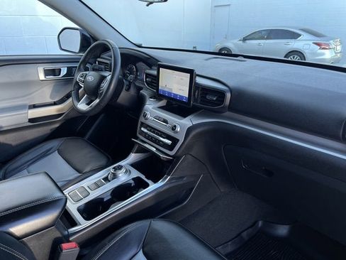 Used 2023 Ford Explorer XLT w/ Equipment Group 202A image 20