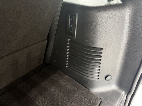 Used 2016 Ford Expedition Limited image 9