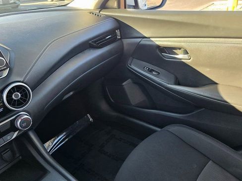 Used 2024 Nissan Sentra SV image 29