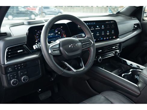 Used 2025 Chevrolet Suburban RST w/ Comfort Package image 10