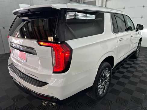 Used 2023 GMC Yukon XL Denali Ultimate AWD/4WD image 9