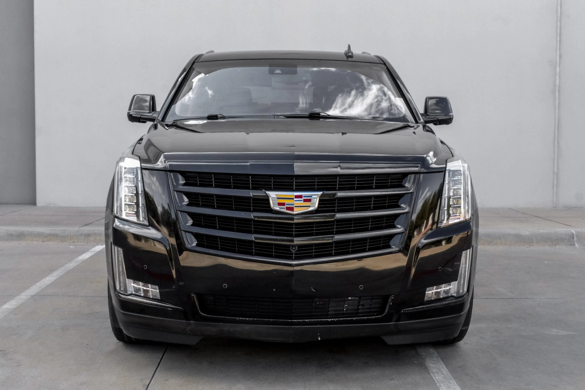 Used 2016 Cadillac Escalade Luxury AWD/4WD image 6