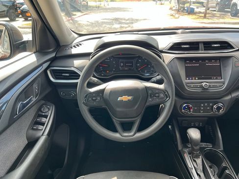 Used 2021 Chevrolet TrailBlazer LS FWD image 13