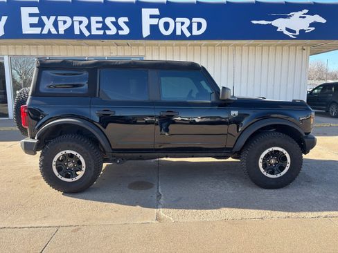 Used 2023 Ford Bronco Big Bend w/ Sasquatch Package image 2