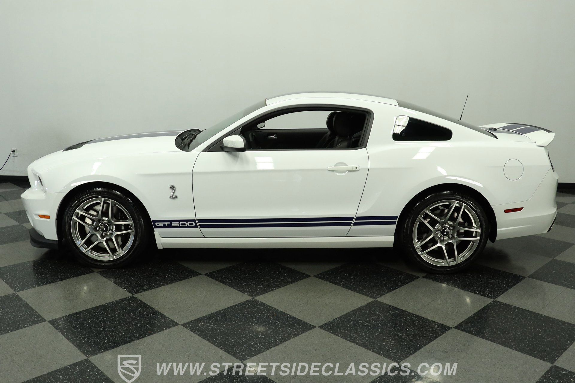 Used 2014 Ford Mustang Shelby GT500 RWD image 2
