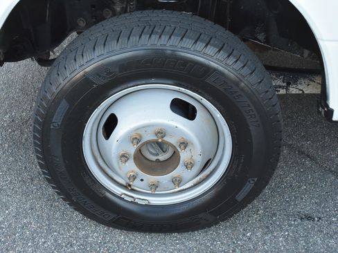 Used 2021 Ford F350 XL w/ Power Equipment Group image 29