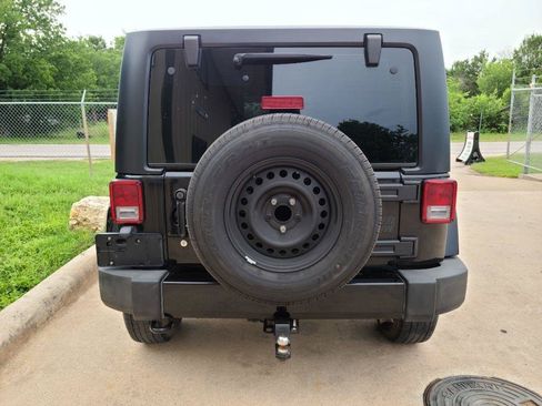 Used 2014 Jeep Wrangler Sport AWD/4WD image 4