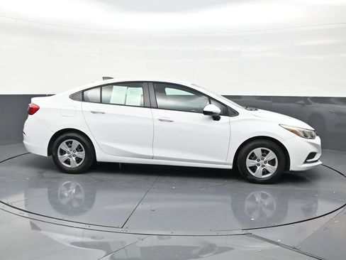 Used 2017 Chevrolet Cruze LS FWD image 6