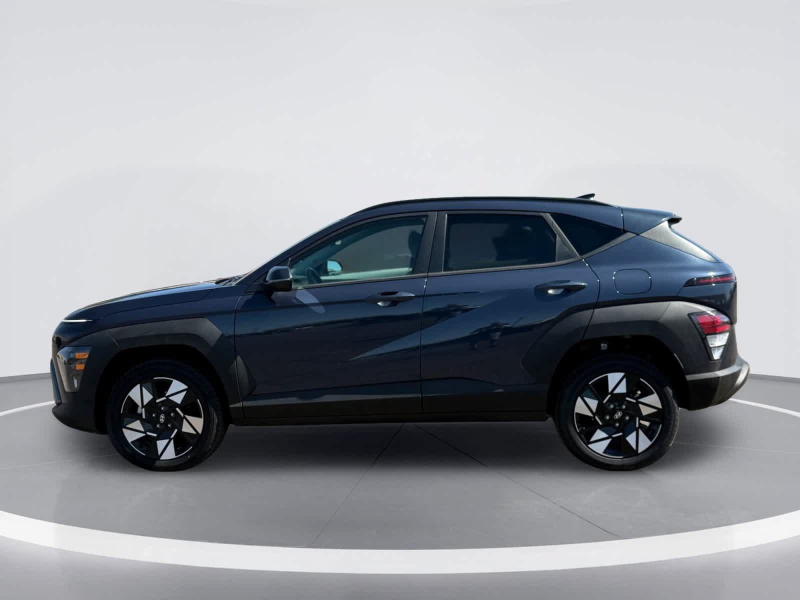 Used 2024 Hyundai Kona SEL AWD/4WD image 2