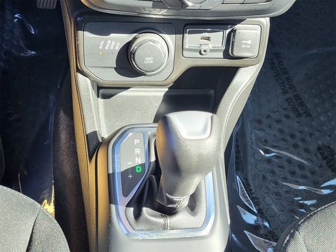 Used 2023 Jeep Renegade Latitude image 23