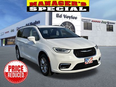 Used 2022 Chrysler Pacifica Touring-L