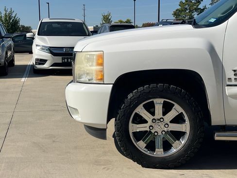Used 2009 Chevrolet Silverado 1500 LT w/ Texas Edition RWD image 9