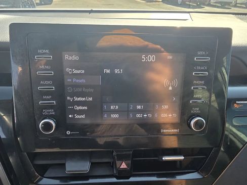 Used 2021 Toyota Camry SE image 19