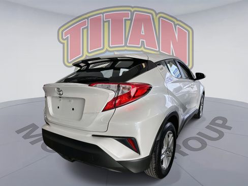 Certified 2021 Toyota C-HR LE image 3