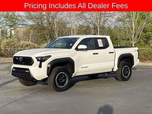 Used 2025 Toyota Tacoma TRD Off-Road AWD/4WD image 1