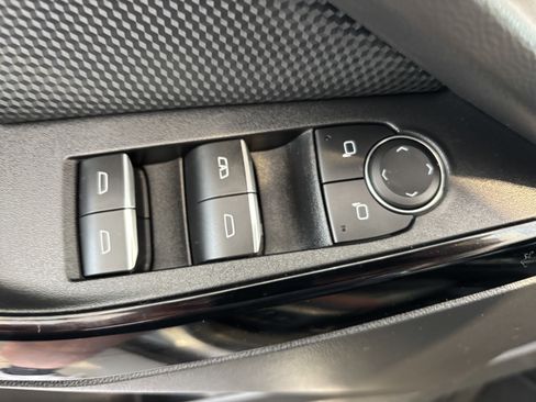 Used 2025 Chevrolet Equinox RS w/ Safety and Technology Package FWD image 7