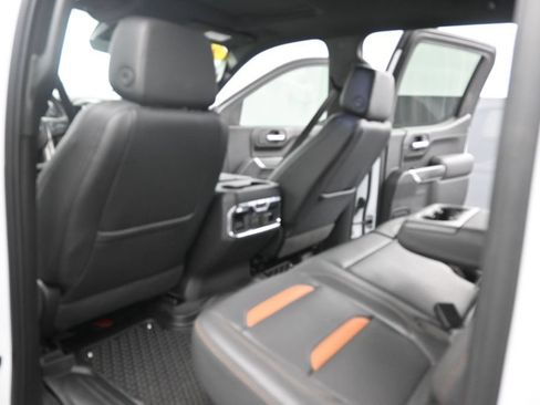 Used 2021 GMC Sierra 1500 AT4 w/ AT4 Premium Package AWD/4WD image 16