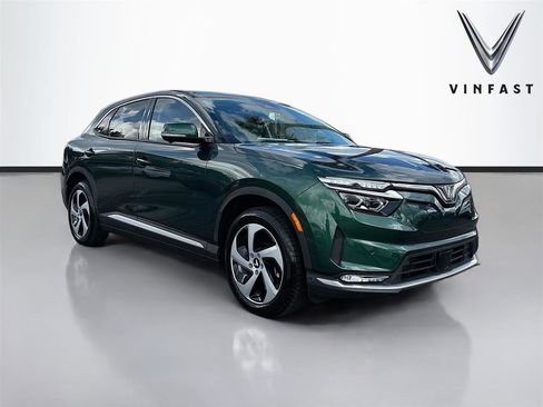 New 2025 VinFast VF 8 Eco image 1