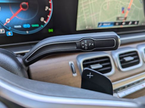 Used 2023 Mercedes-Benz GLS 450 4MATIC image 18